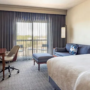 Courtyard Westshore/airport Hotel